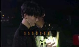 王大锤直播爆料恋情视频,甜蜜互动引网友热议